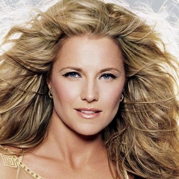 Lucy Lawless