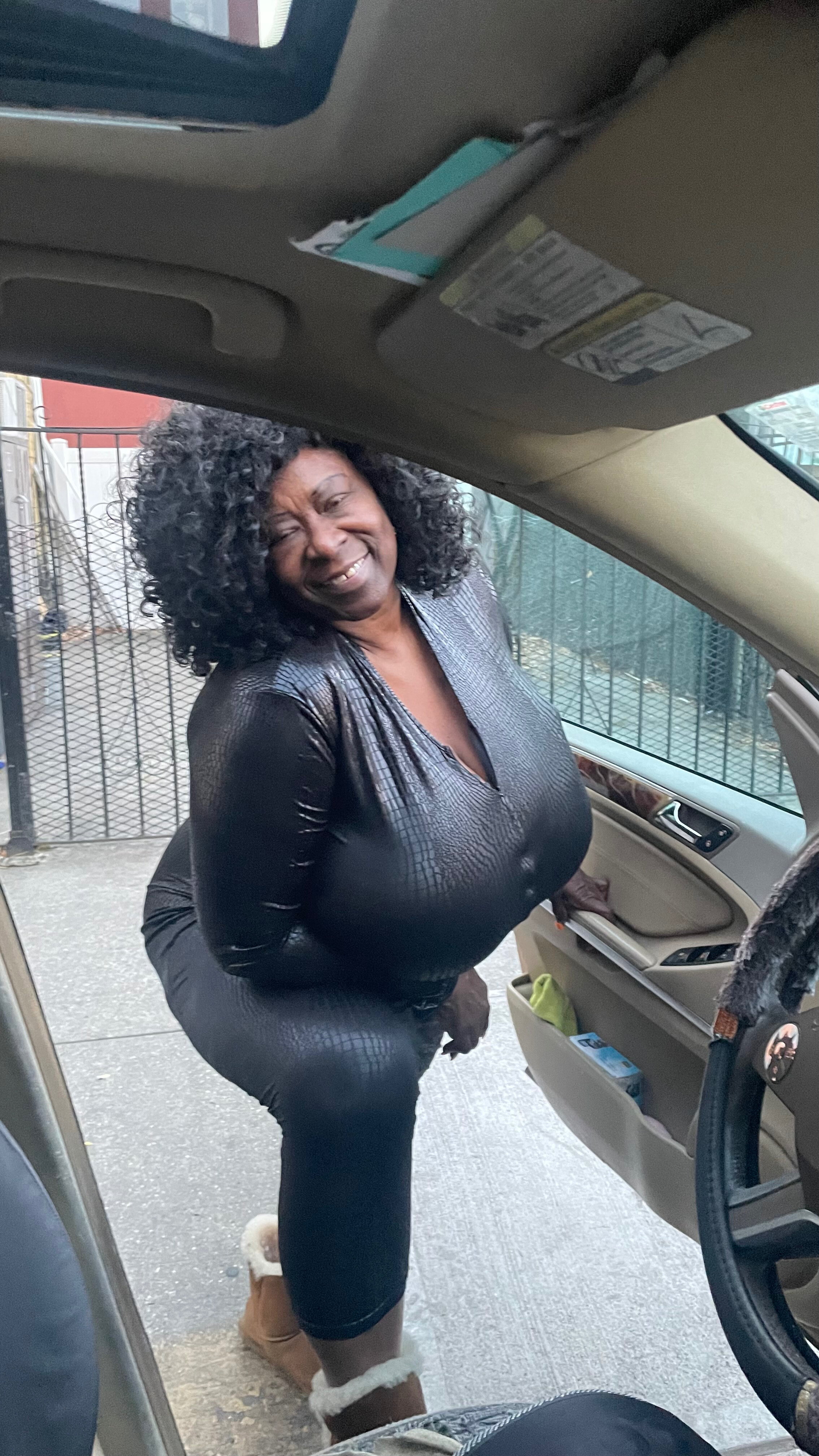 bigbustyvanessa1