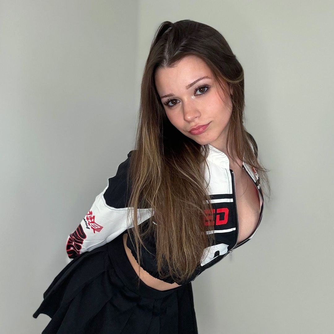 nikkiwoodss