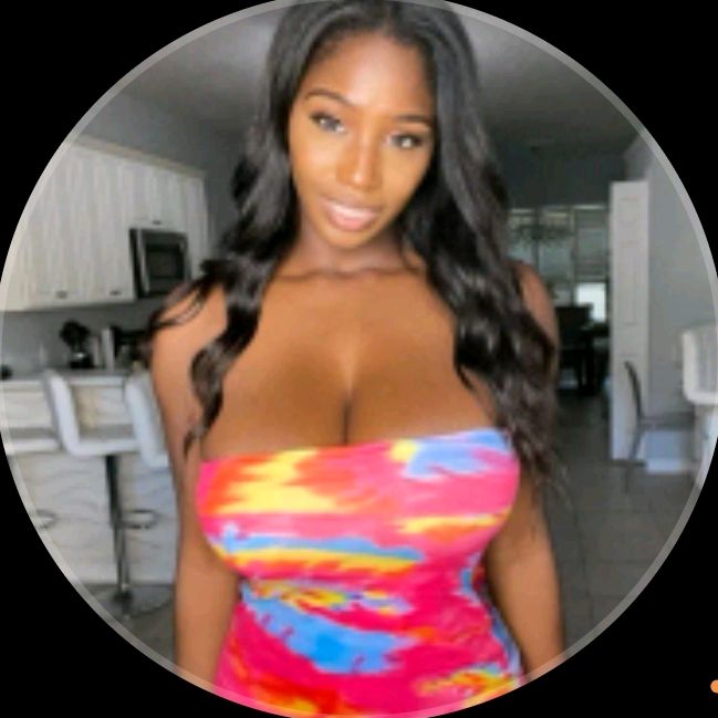 ellie.theempress avatar